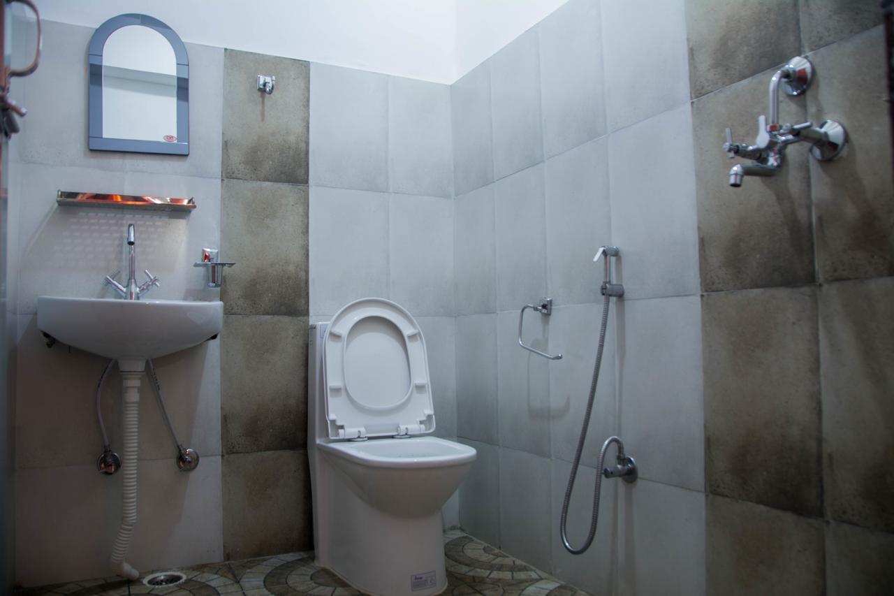 Mount Blue Tourist Hostel - Покхара Экстерьер фото